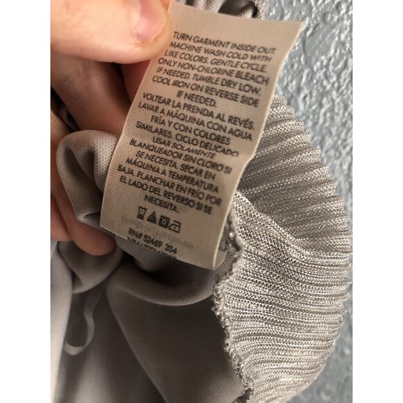 No Boundaries Womens Tank Top Medium Criss Cross Halter Light Gray Boho Fairy - Picture 8 of 9